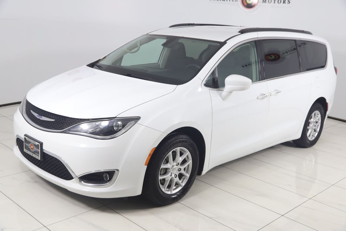 Used 2020 Chrysler Pacifica Touring FWD image 21