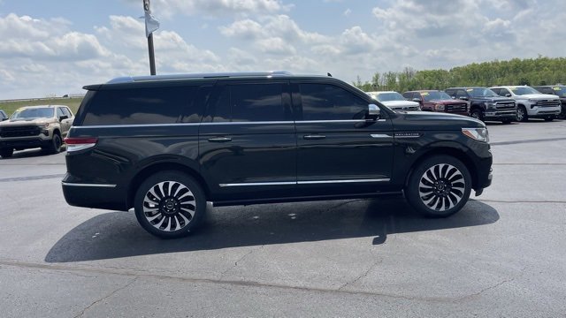 Used 2022 Lincoln Navigator L Black Label image 10