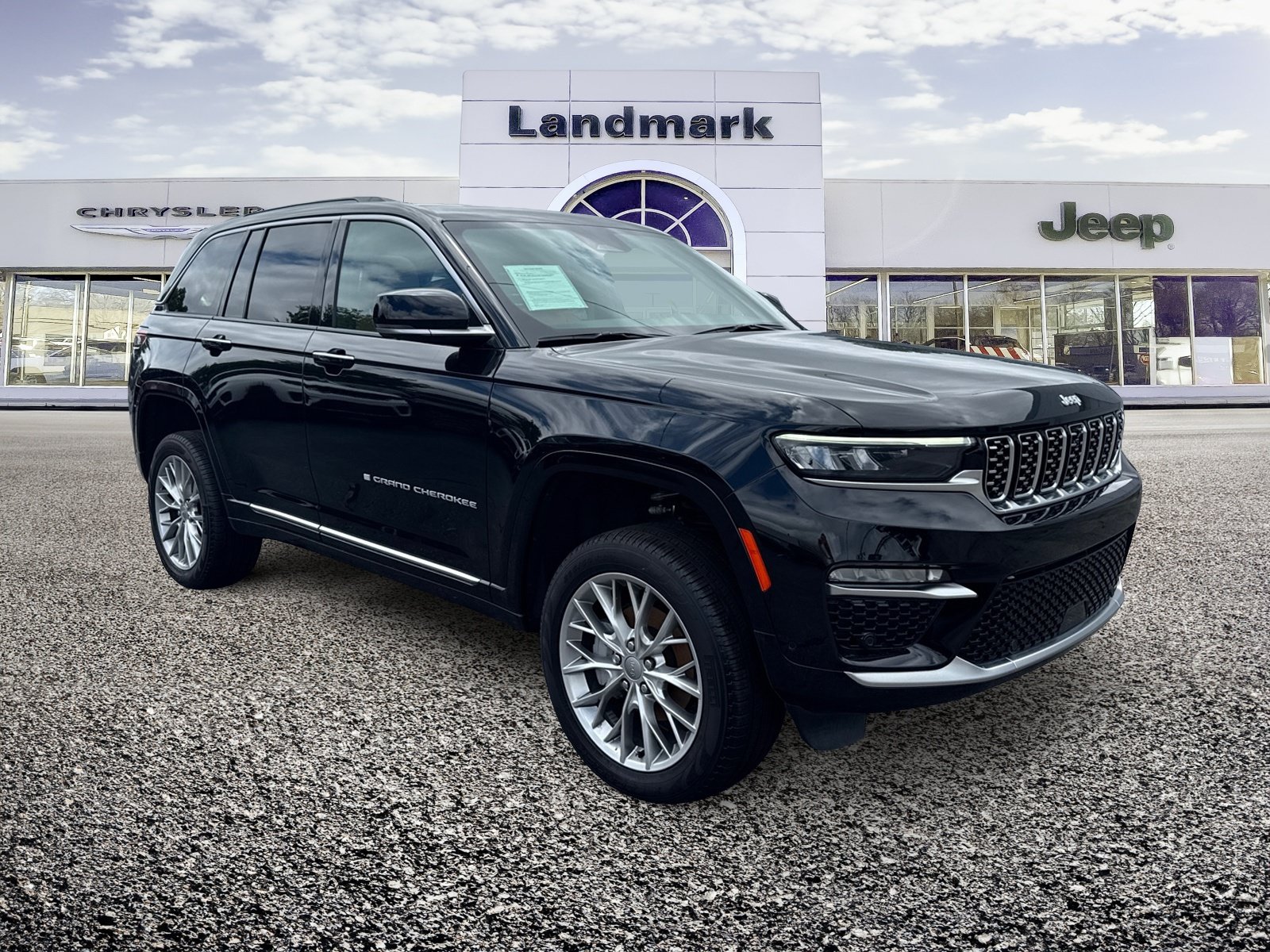 Used 2024 Jeep Grand Cherokee Summit AWD/4WD image 21