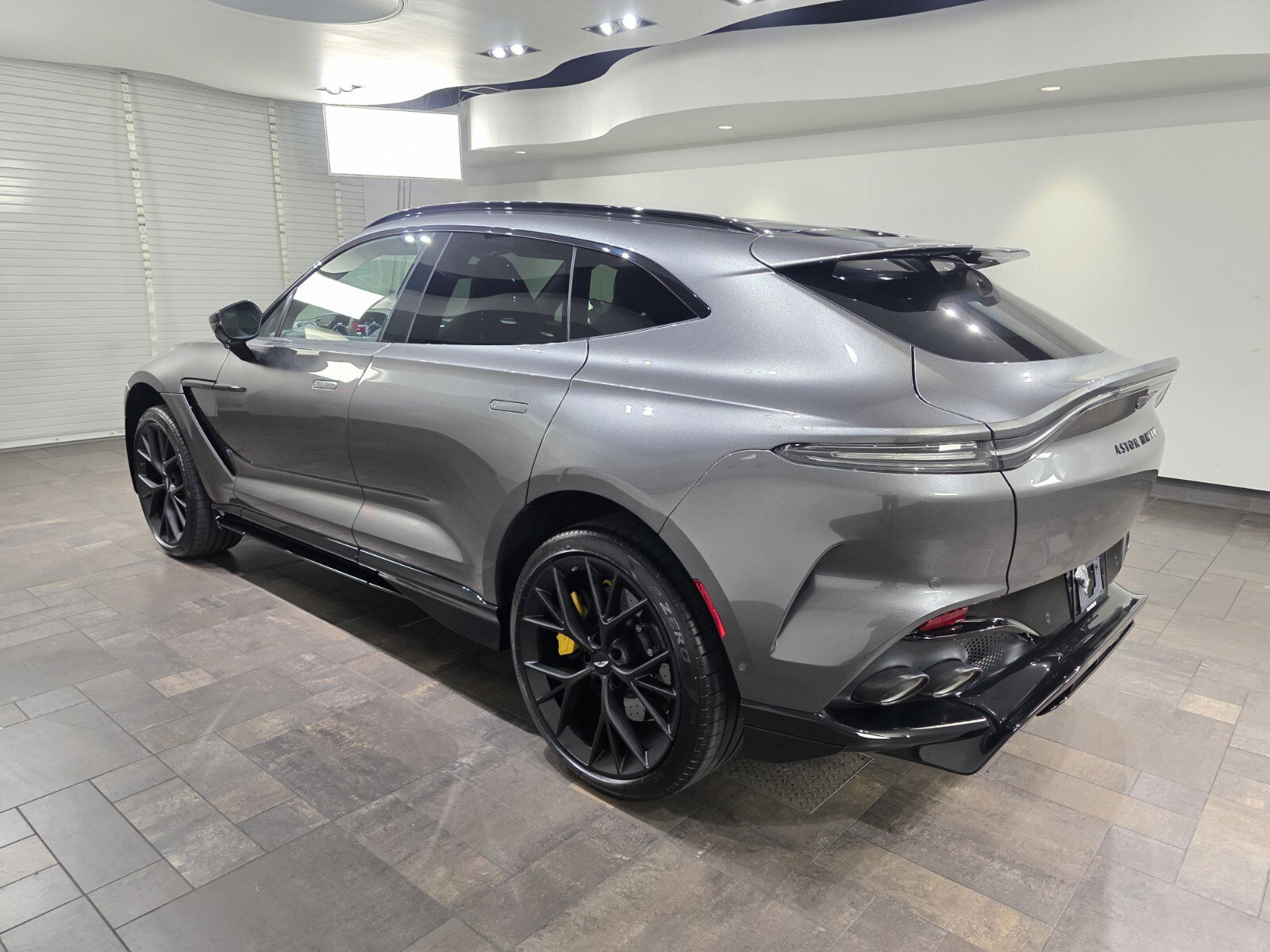 New 2025 Aston Martin DBX 707 image 2