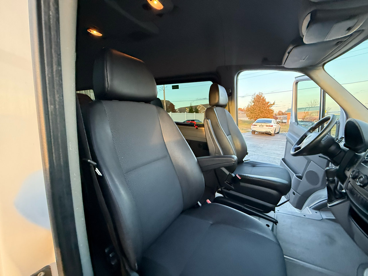 Used 2018 Mercedes-Benz Sprinter 2500 image 33