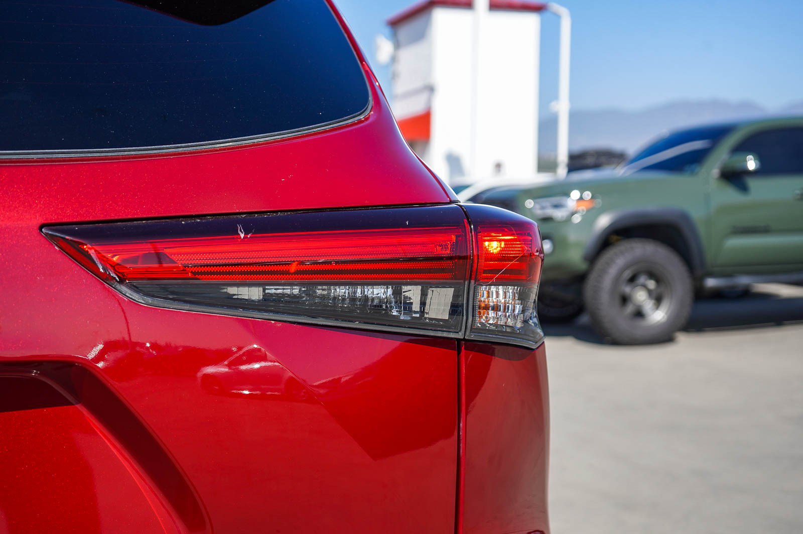 Used 2021 Toyota Highlander LE image 10