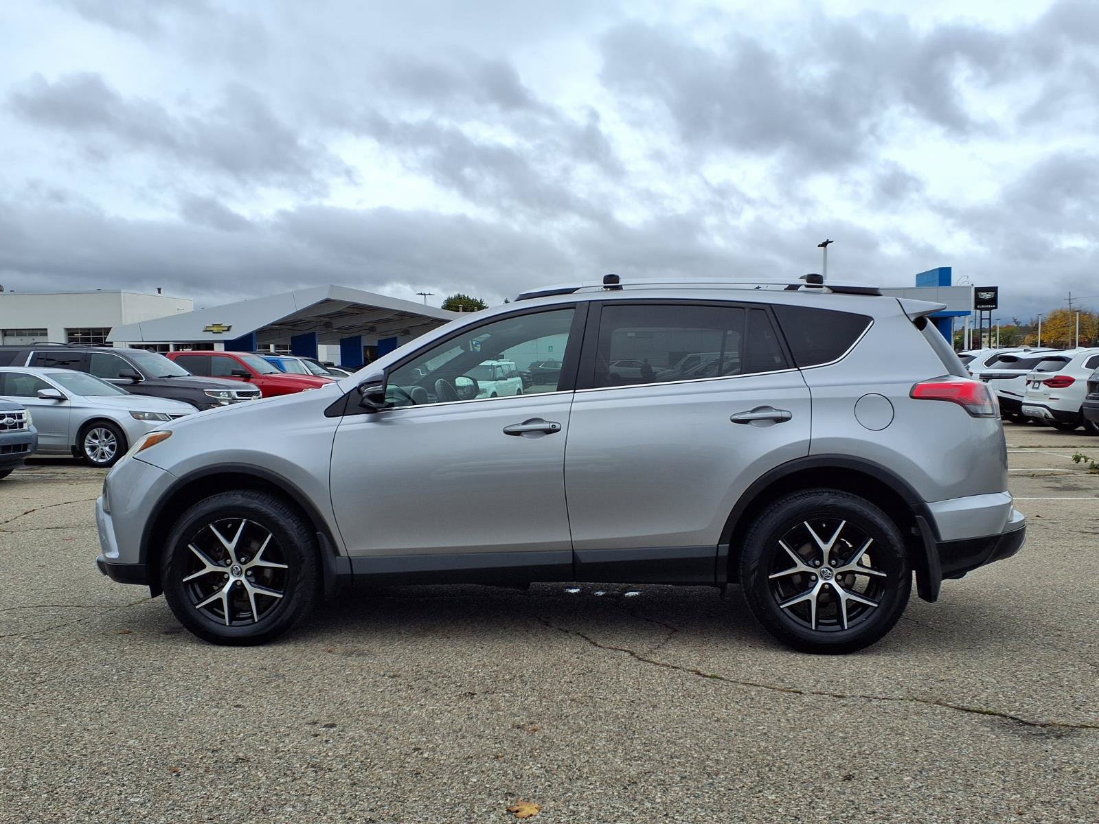 Used 2016 Toyota RAV4 SE w/ Advanced Technology Package AWD/4WD image 8