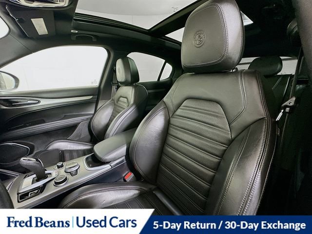 Used 2022 Alfa Romeo Stelvio Veloce image 23