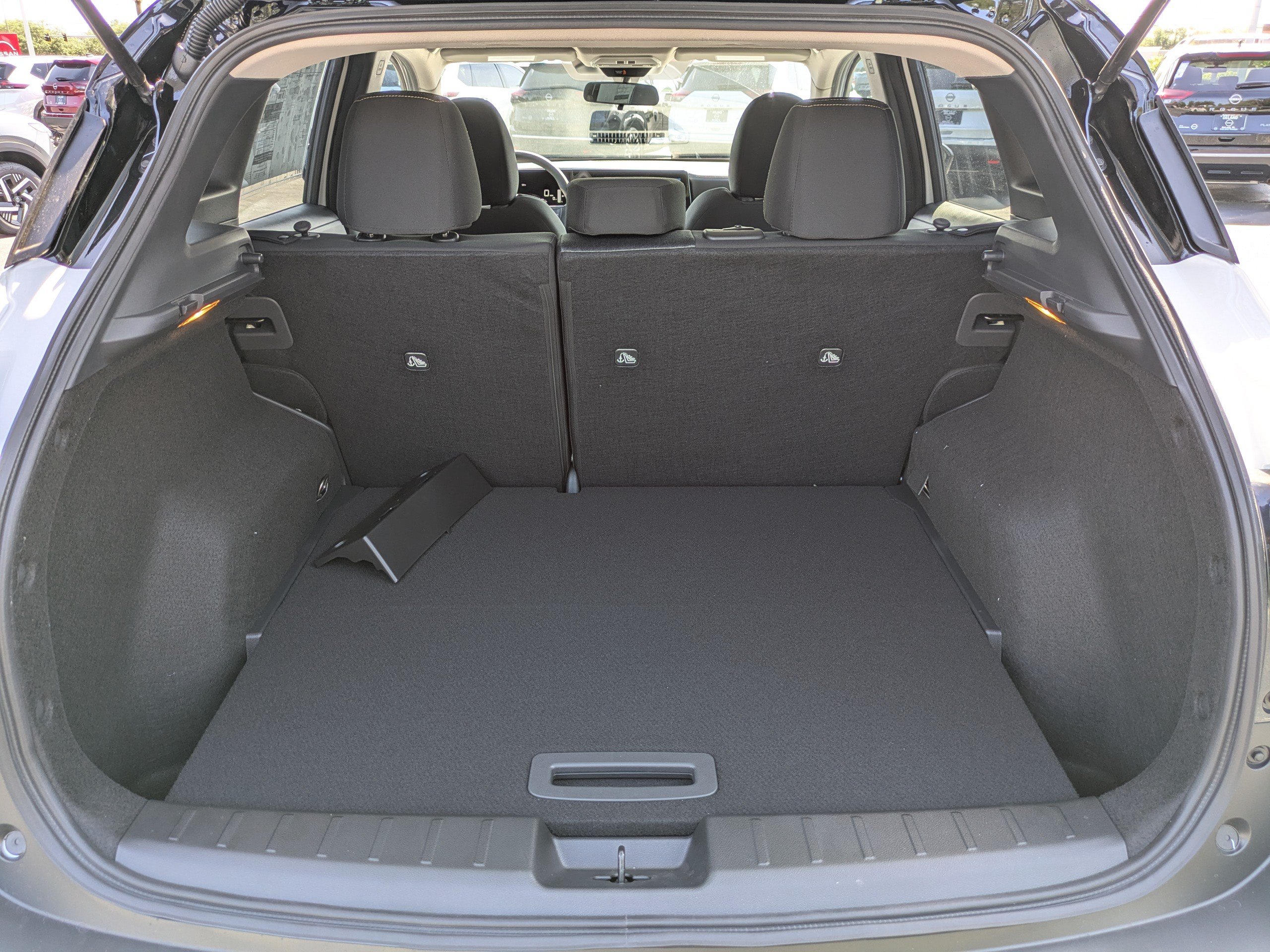 New 2026 Nissan Kicks SV w/ SV Premium Package FWD image 14