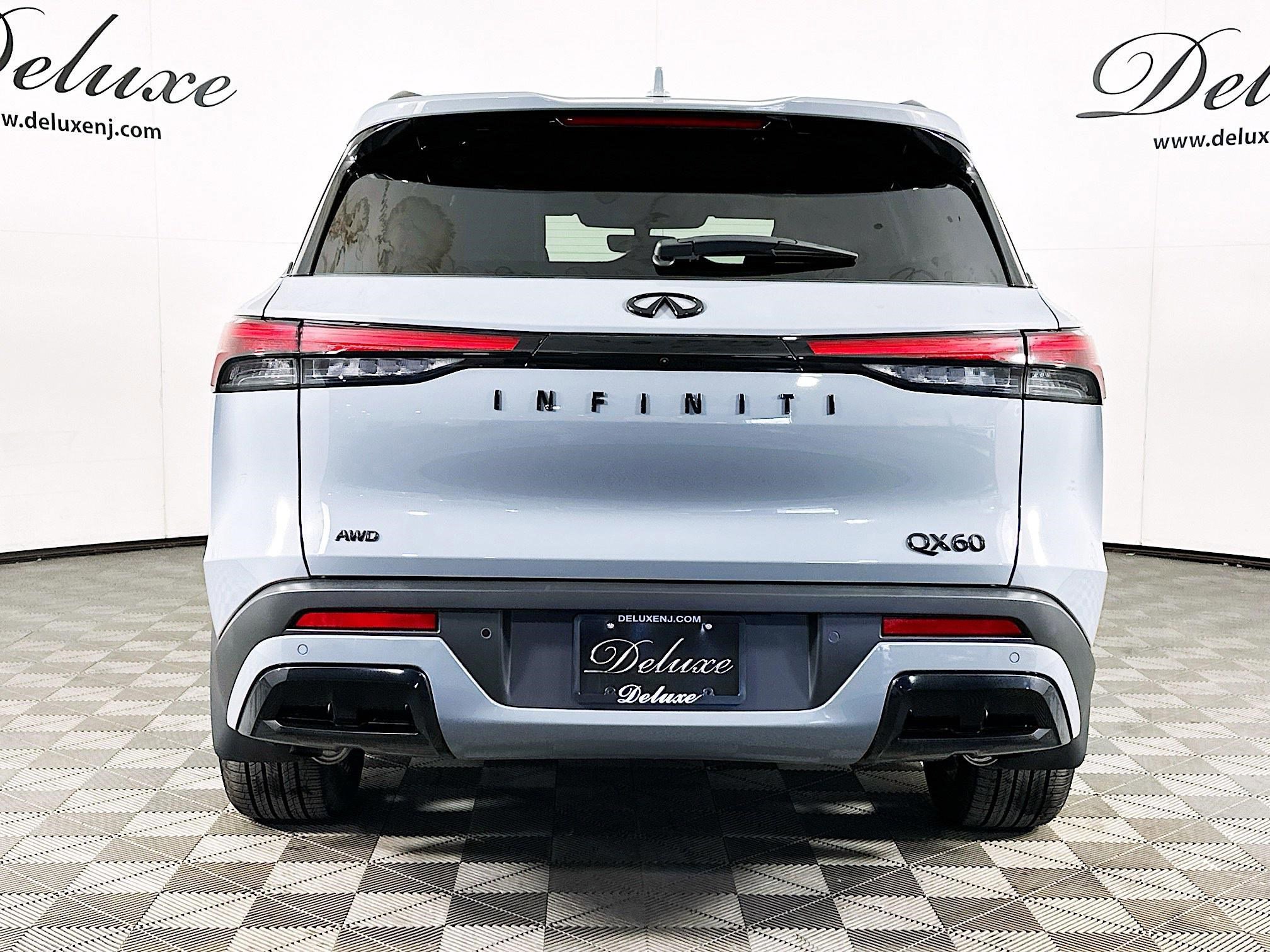 Used 2025 INFINITI QX60 Luxe w/ Black Edition image 5