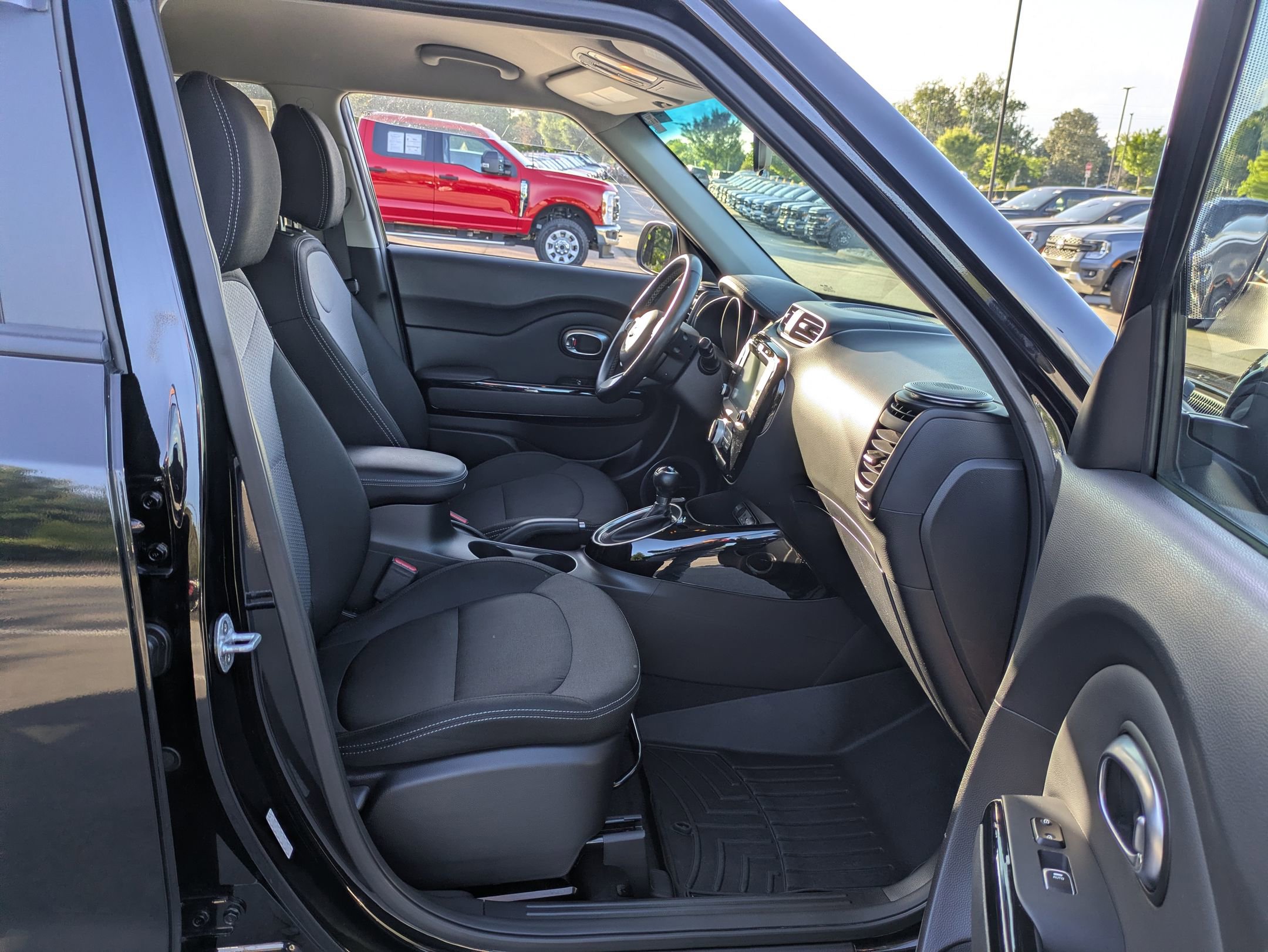 Used 2019 Kia Soul + w/ Audio Package FWD image 37