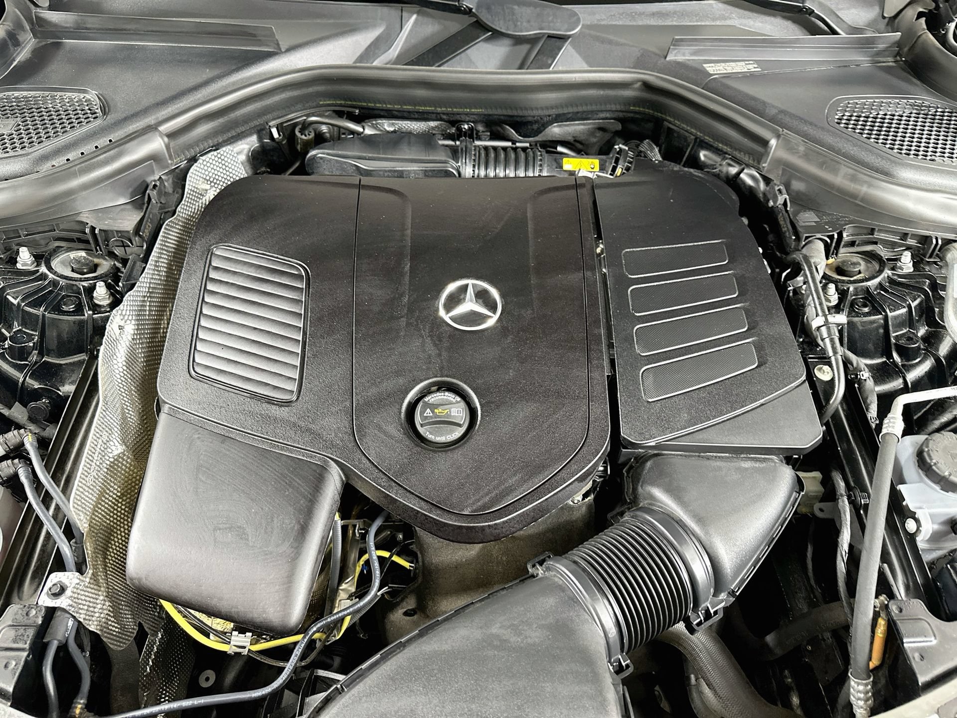 Certified 2025 Mercedes-Benz GLC 300 4MATIC image 33