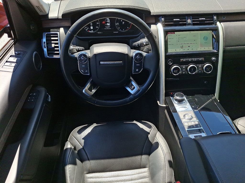 Used 2018 Land Rover Discovery HSE Luxury AWD/4WD image 11