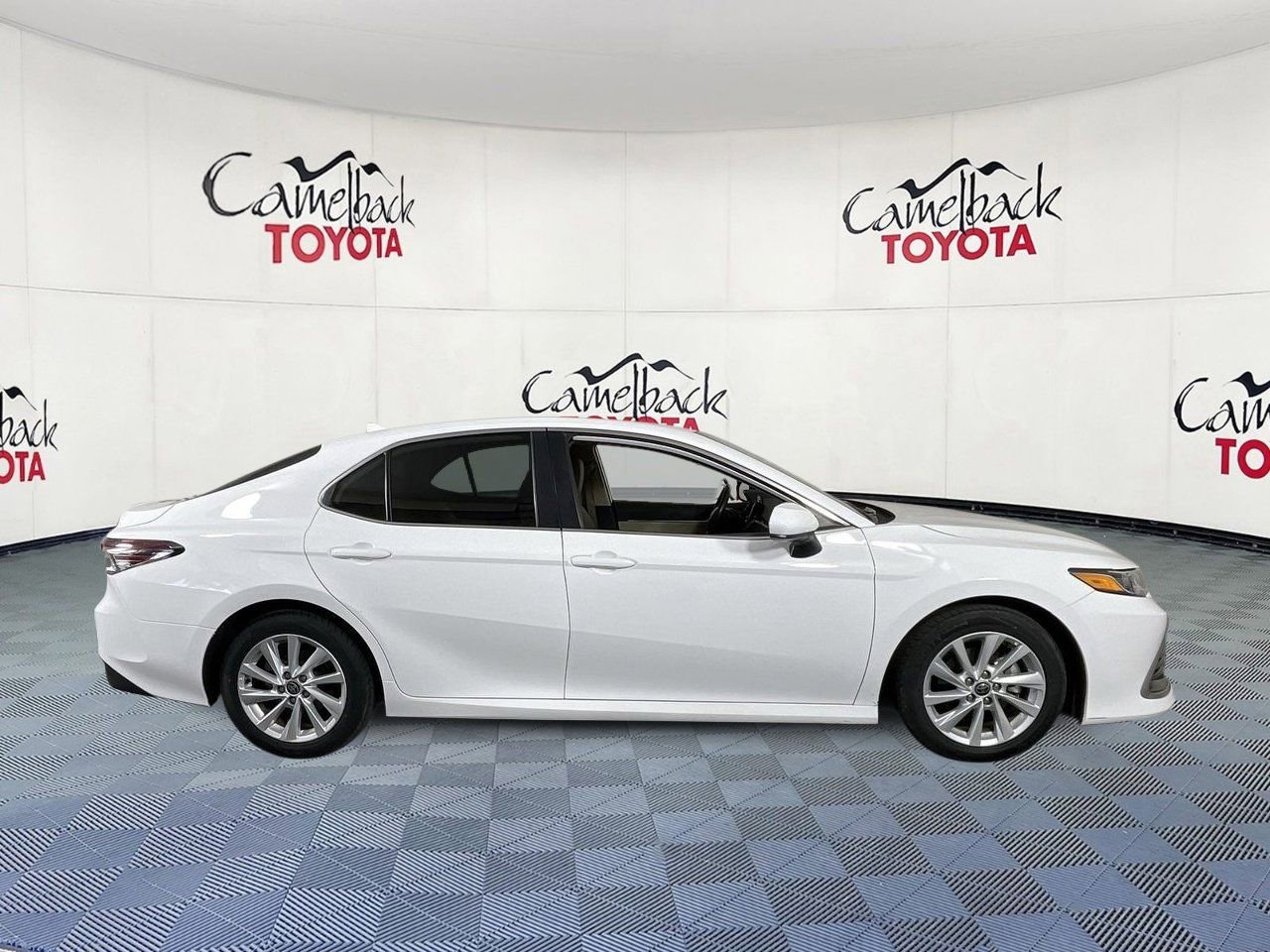Used 2024 Toyota Camry LE image 8