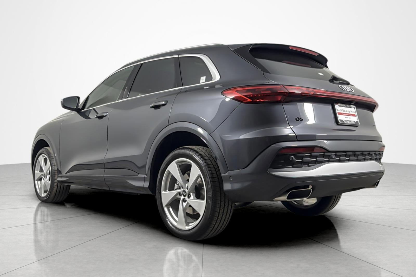 Used 2025 Audi Q5 Premium Plus w/ Premium Plus AWD/4WD image 3
