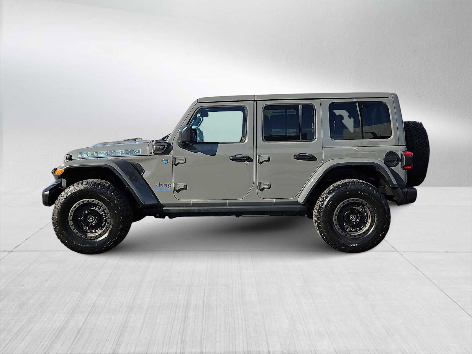 Used 2023 Jeep Wrangler Unlimited Rubicon 4xe w/ Cold Weather Group image 5