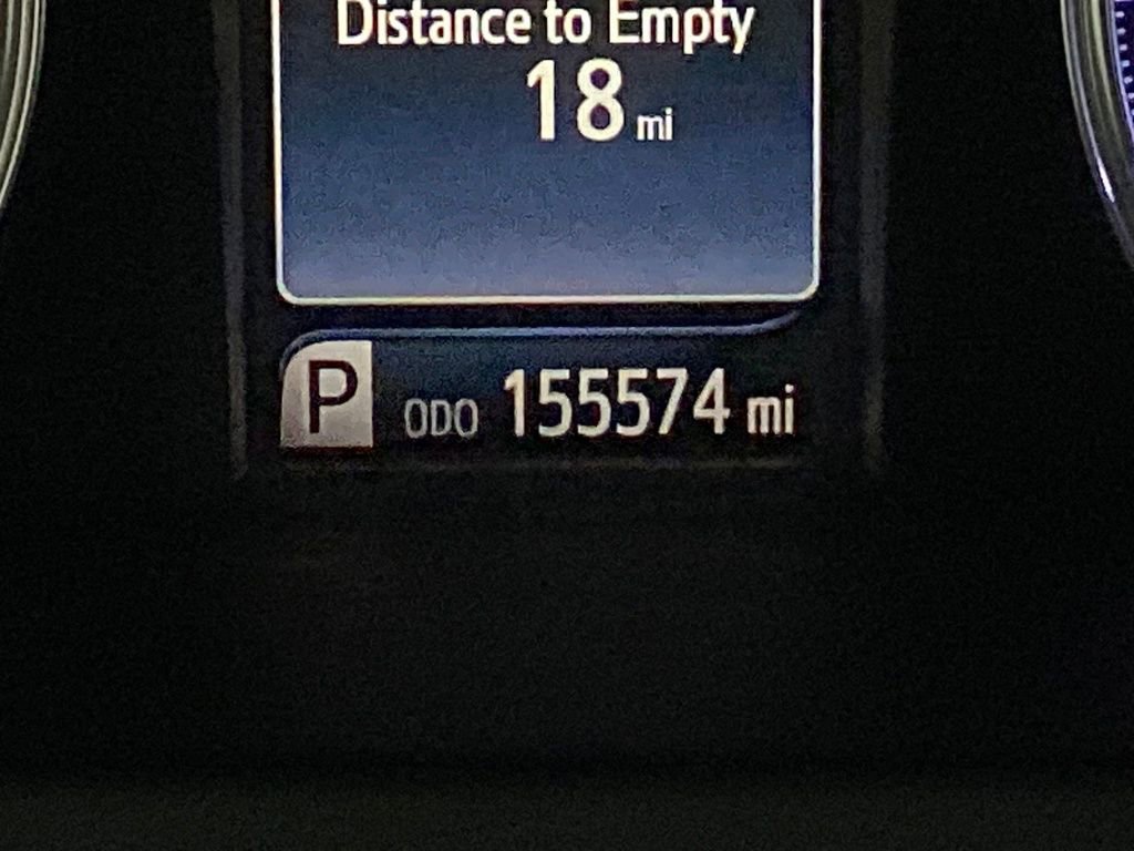 Used 2015 Toyota Camry XLE w/ Moonroof Package FWD image 19