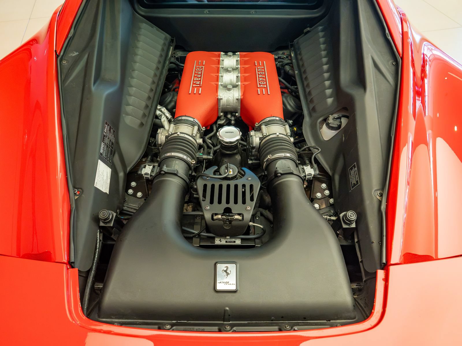 Used 2010 Ferrari 458 Italia Coupe RWD image 23