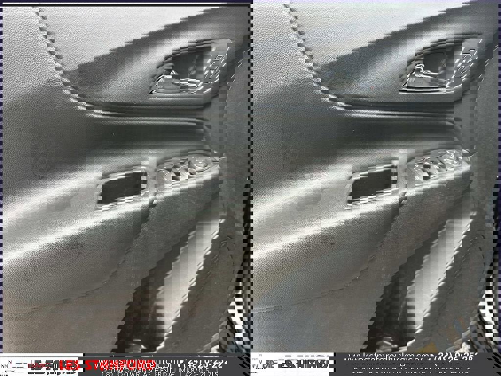 Used 2019 Chevrolet Equinox LT image 16