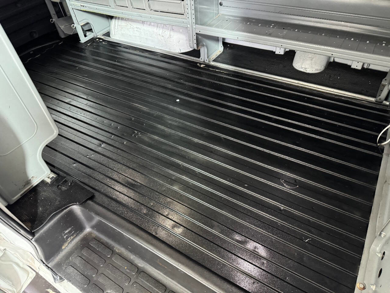 Used 2017 GMC Savana 2500 image 53