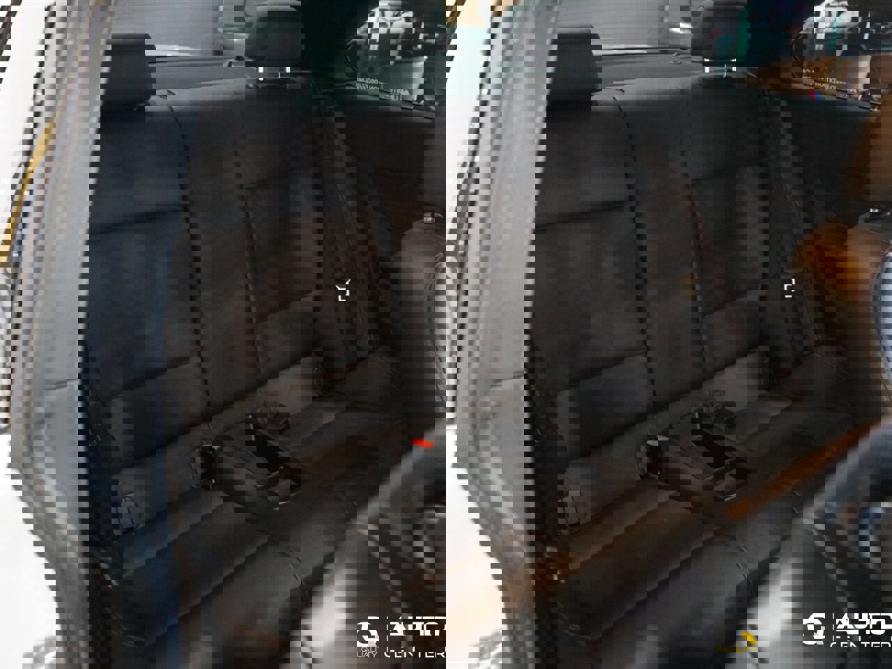 Used 2011 BMW 1 Series M image 37