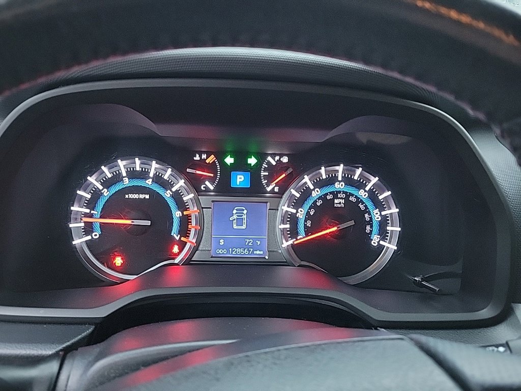 Used 2016 Toyota 4Runner SR5 AWD/4WD image 10