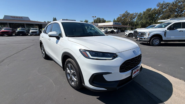 New 2026 Honda HR-V LX image 2
