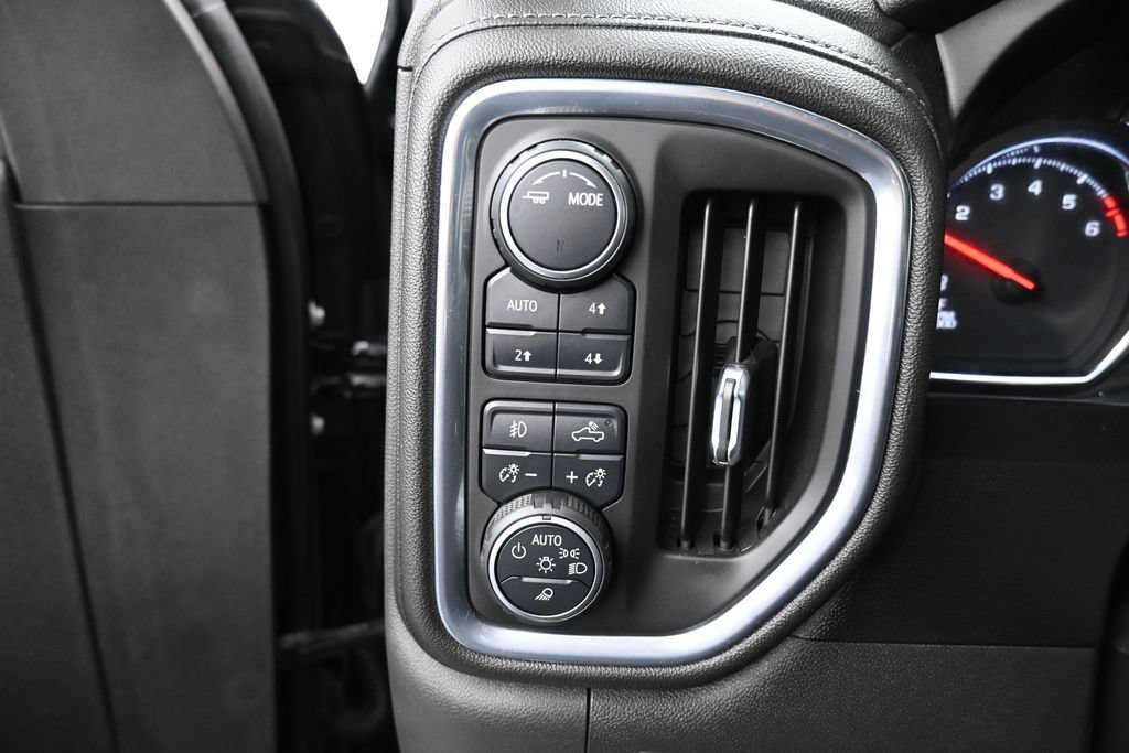 Used 2021 Chevrolet Silverado 1500 LT Trail Boss w/ Convenience Package II AWD/4WD image 19