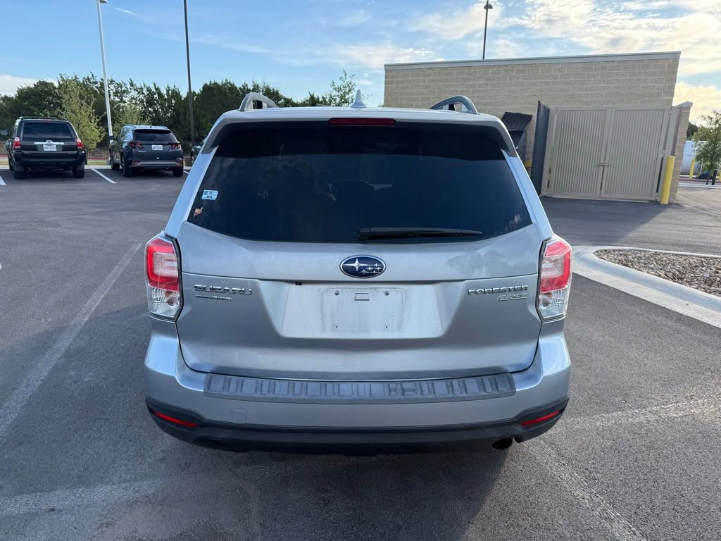Used 2017 Subaru Forester 2.5i Premium image 5