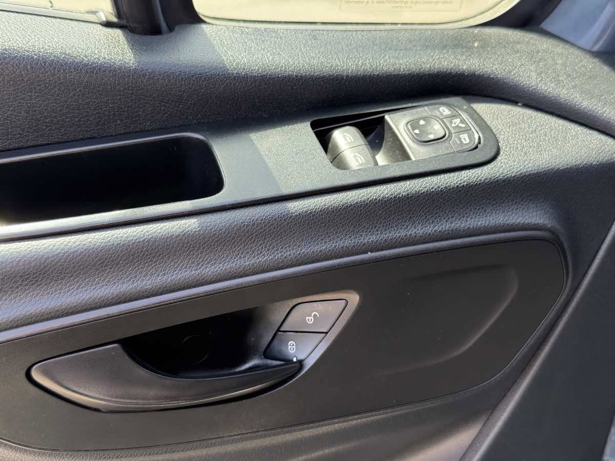 Used 2019 Mercedes-Benz Sprinter 170 image 28