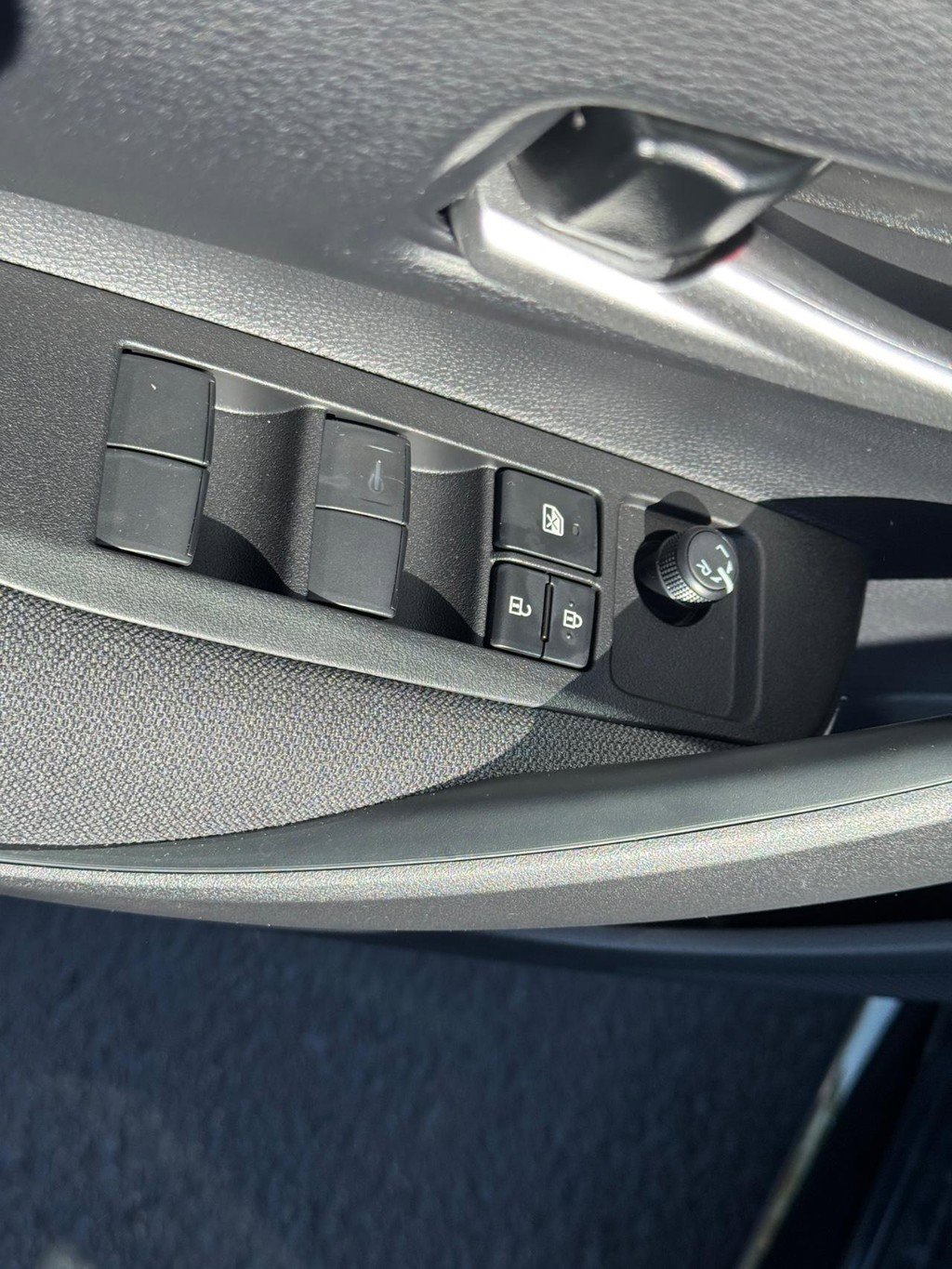 New 2026 Toyota Corolla SE FWD image 10