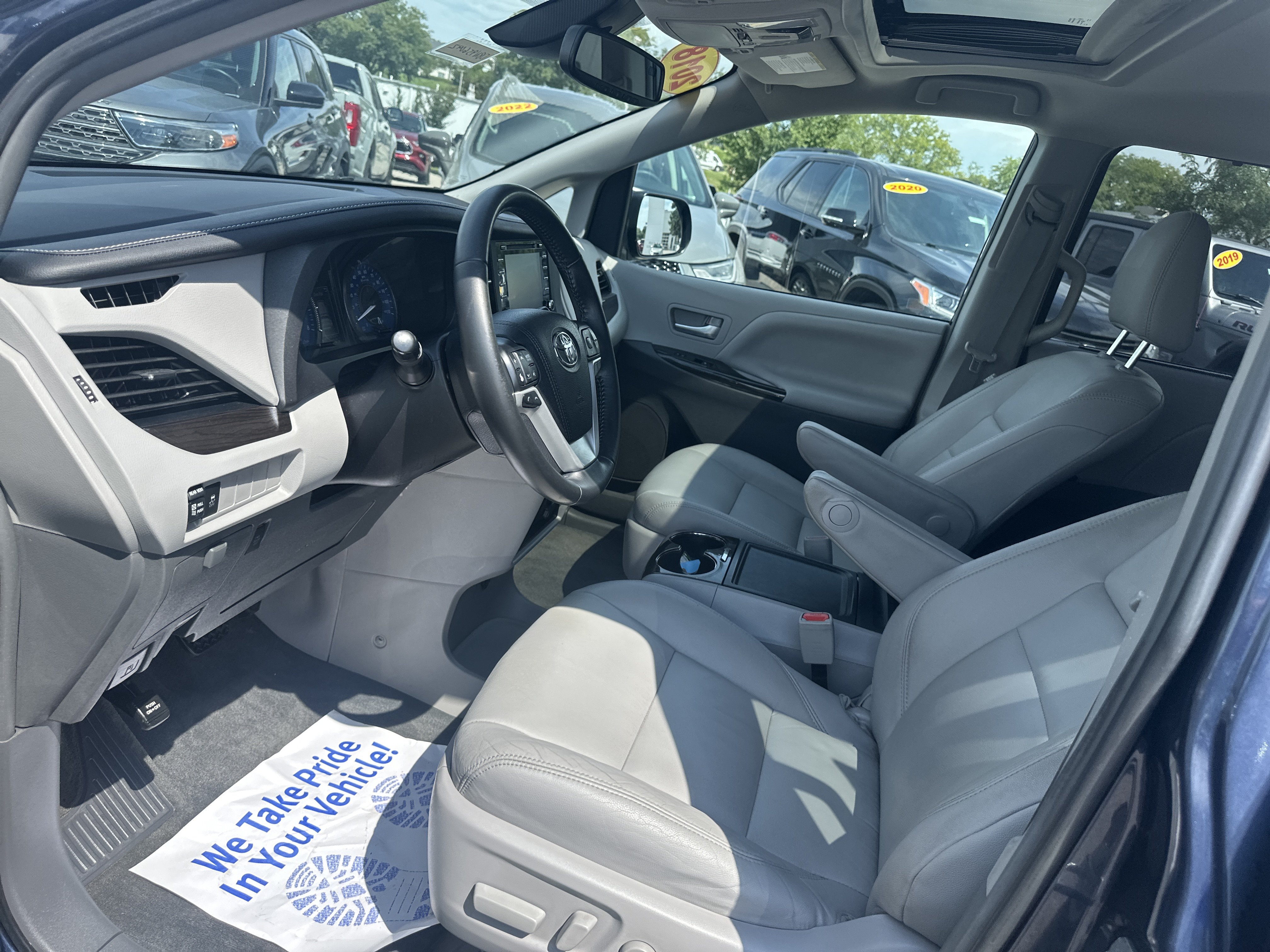 Used 2018 Toyota Sienna XLE w/ Protection Package FWD image 14