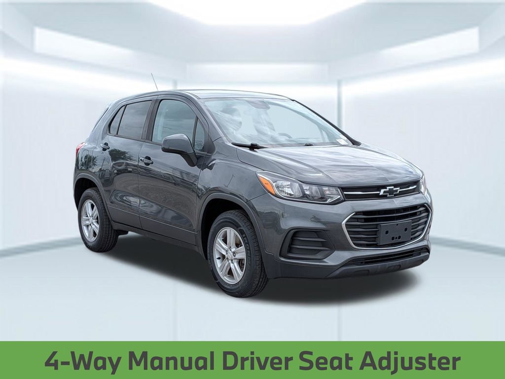 Used 2019 Chevrolet Trax LS w/ Tint and Cruise Package AWD/4WD image 9
