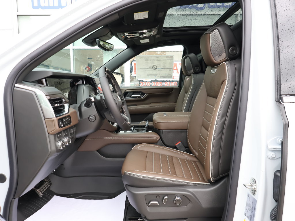 New 2026 GMC Yukon XL Denali Ultimate w/ LPO, Floor Liner Package AWD/4WD image 14