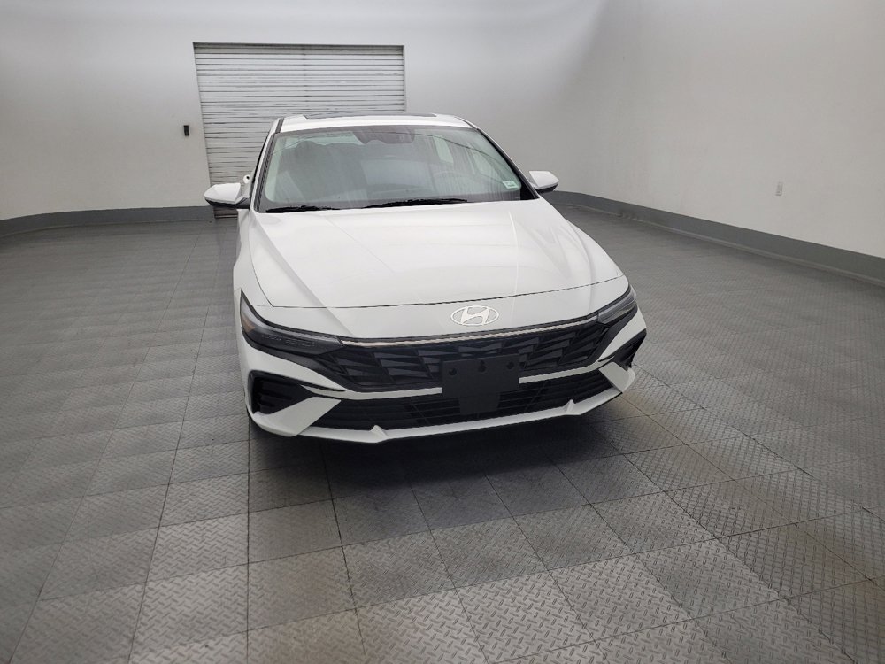 Used 2025 Hyundai Elantra SEL FWD image 14
