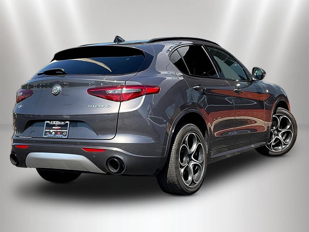 Used 2023 Alfa Romeo Stelvio Ti AWD/4WD image 6