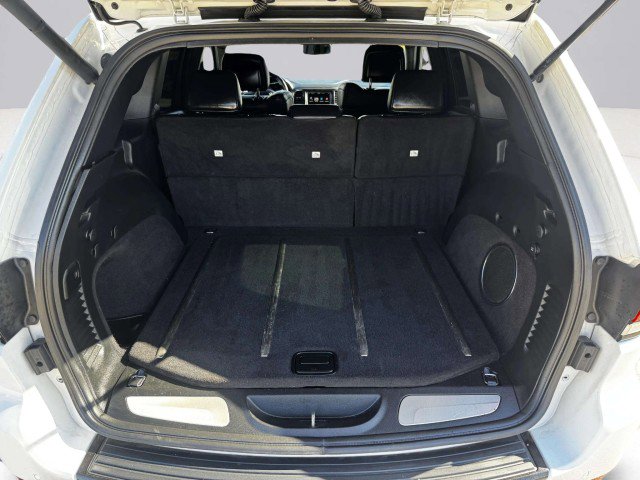 Used 2015 Jeep Grand Cherokee SRT image 57