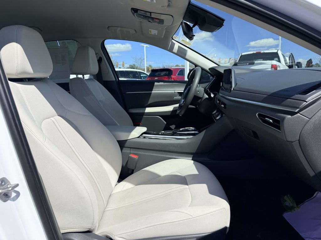 Used 2023 Hyundai Sonata SEL w/ Cargo Package FWD image 12