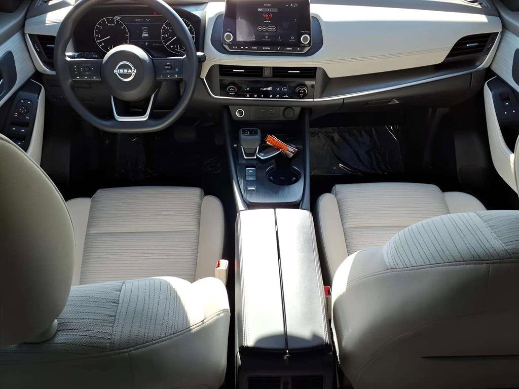 Used 2023 Nissan Rogue SV image 10