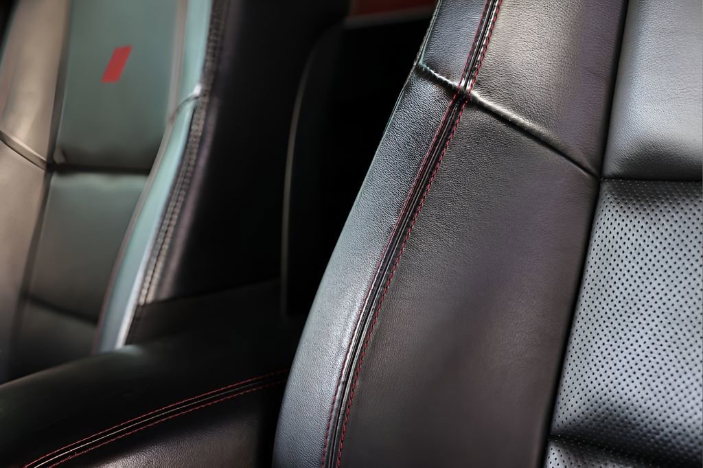 Used 2023 Dodge Durango GT image 33