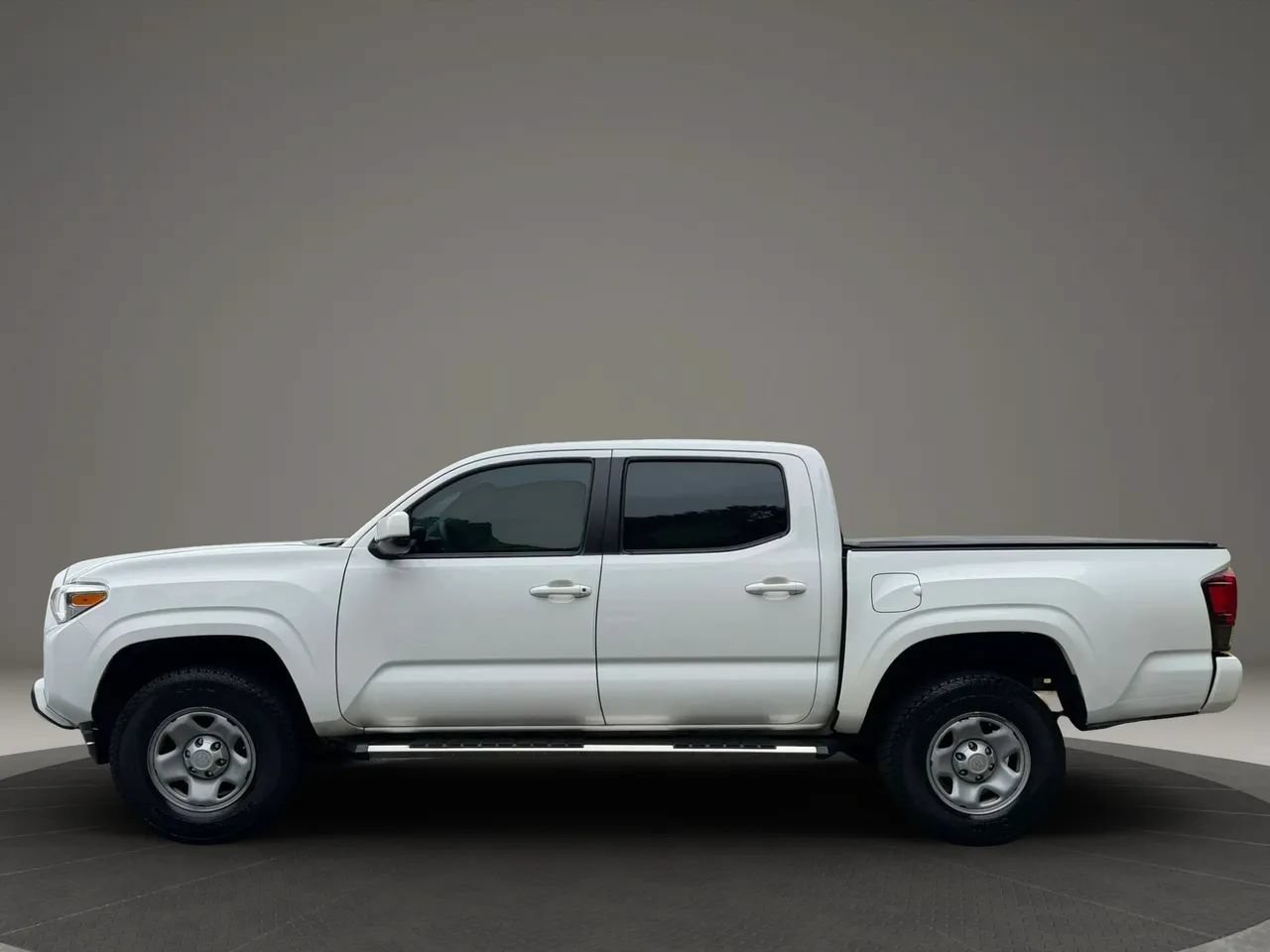 Used 2018 Toyota Tacoma SR w/ SR Convenience Package RWD image 7
