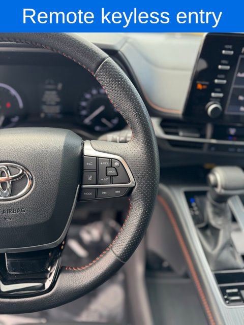 Used 2022 Toyota Sienna XSE w/ XSE Plus Package image 19