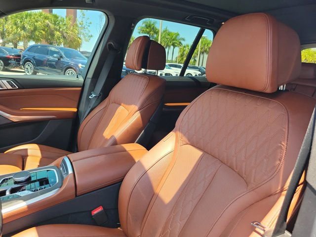 Used 2024 BMW X5 sDrive40i w/ M Sport Package RWD image 18