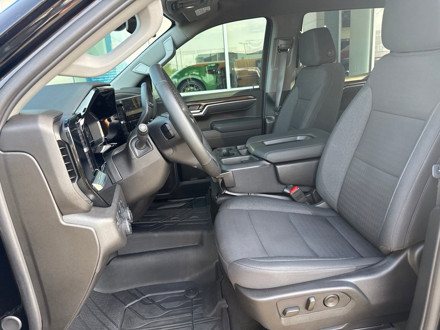 Used 2025 Chevrolet Silverado 1500 LT w/ Convenience Package II AWD/4WD image 19
