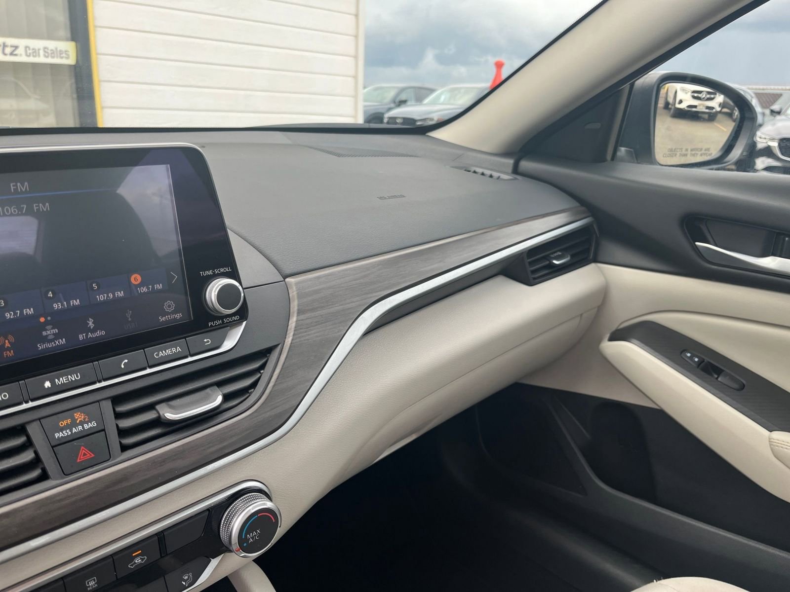 Used 2025 Nissan Altima 2.5 SV image 36