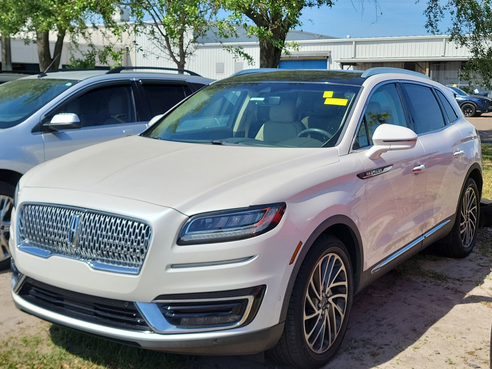 Used 2019 Lincoln Nautilus Reserve image 2