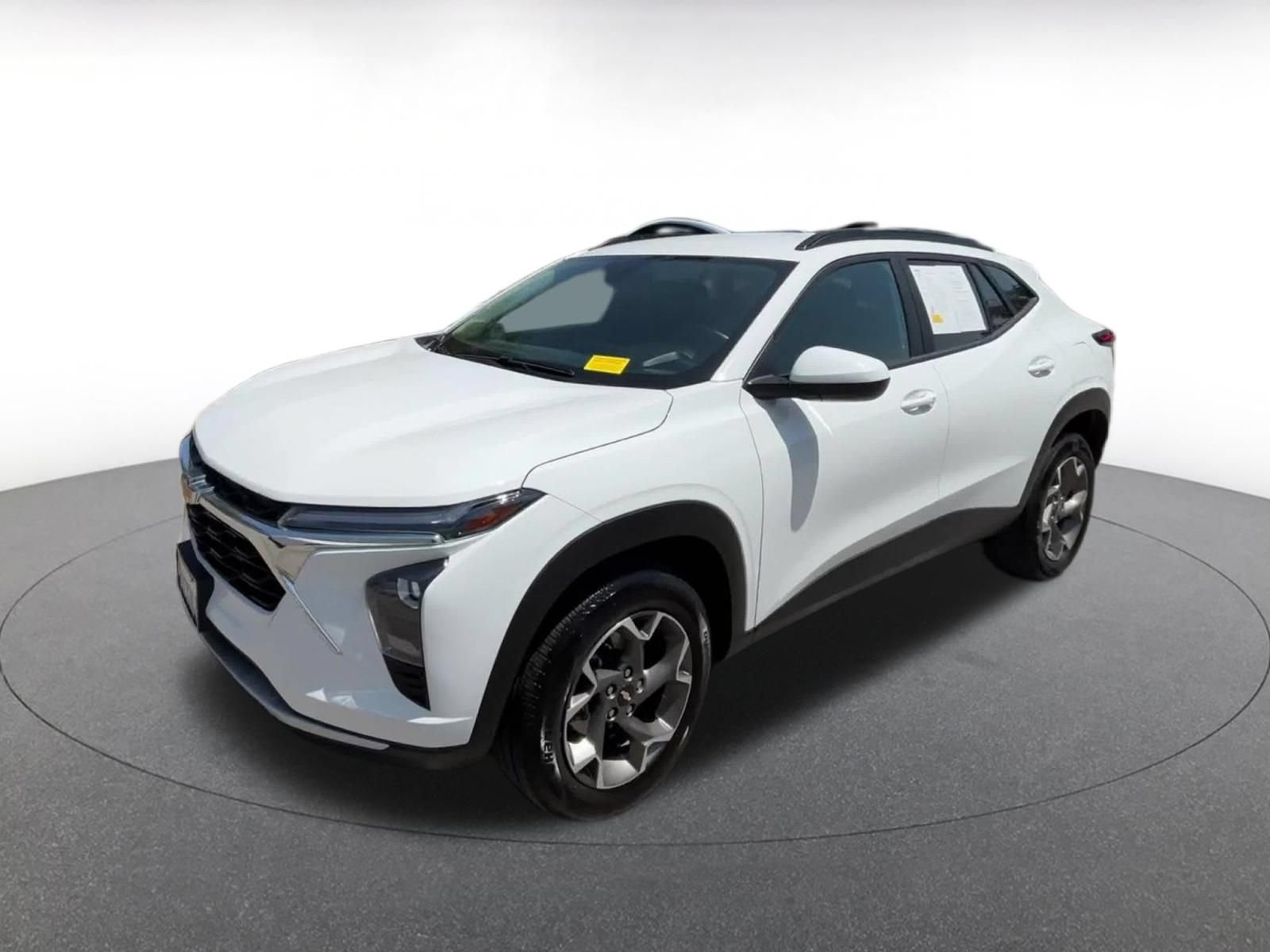 Used 2025 Chevrolet Trax LT w/ LT Convenience Package FWD image 7
