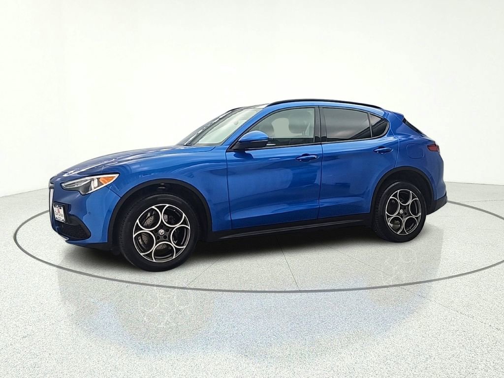 Used 2018 Alfa Romeo Stelvio Ti Sport AWD/4WD image 3