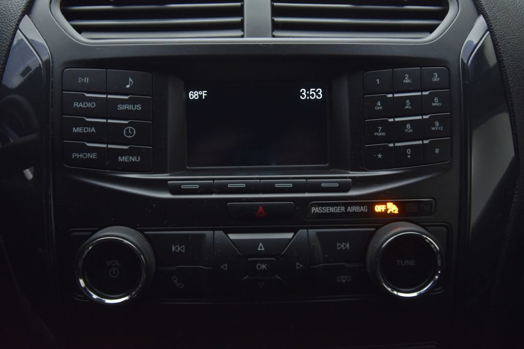 Used 2019 Ford Explorer XLT AWD/4WD image 11