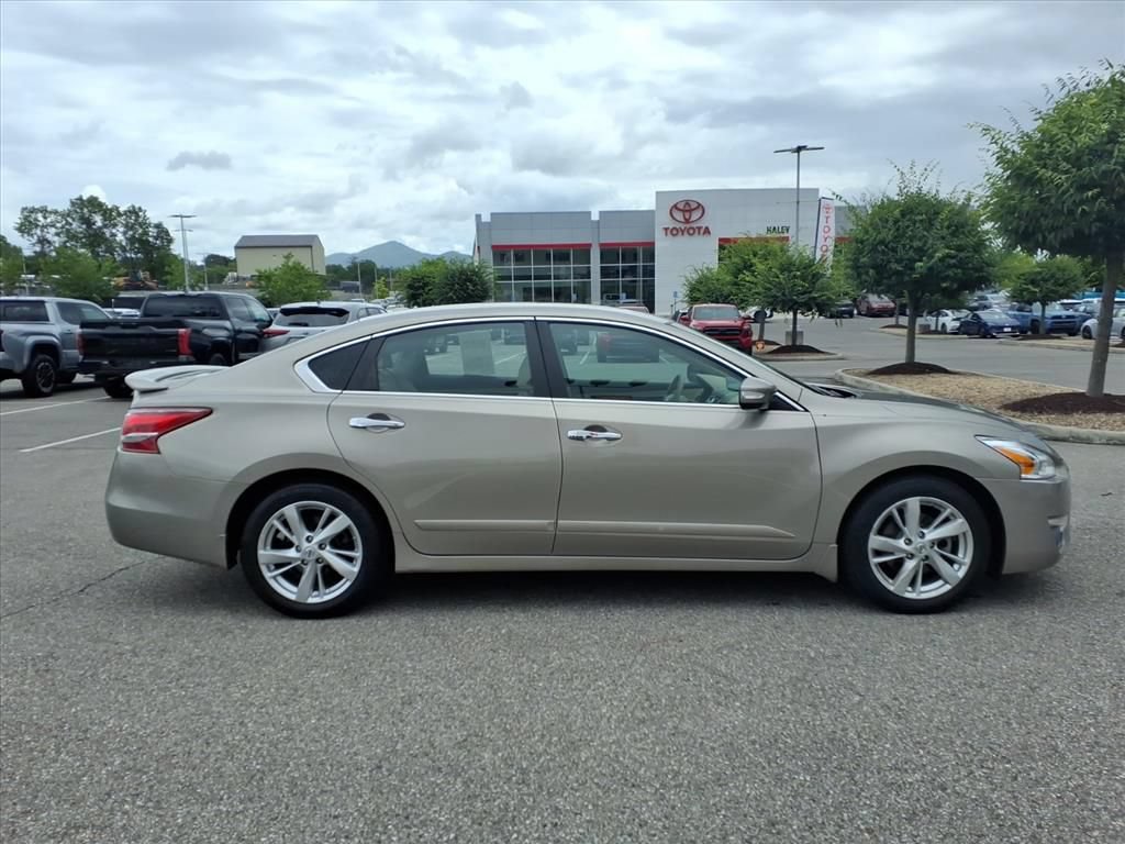 Used 2013 Nissan Altima 2.5 SL w/ 2.5 Moonroof Pkg FWD image 3