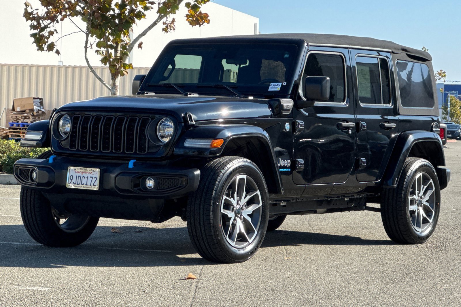 Used 2024 Jeep Wrangler Unlimited image 8