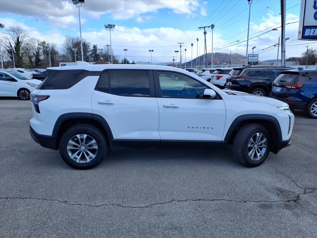 Used 2026 Chevrolet Equinox LT w/ Convenience Package II image 3