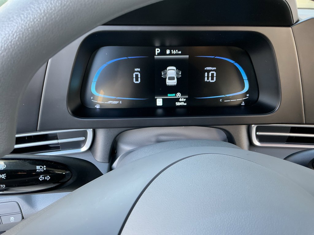 Certified 2025 Hyundai Elantra SE image 10