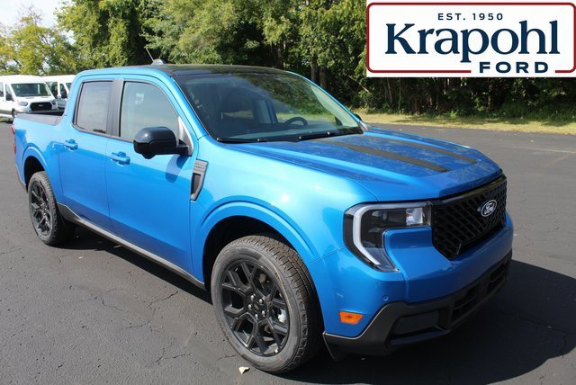 New 2025 Ford Maverick Lariat w/ Black Appearance Package image 1